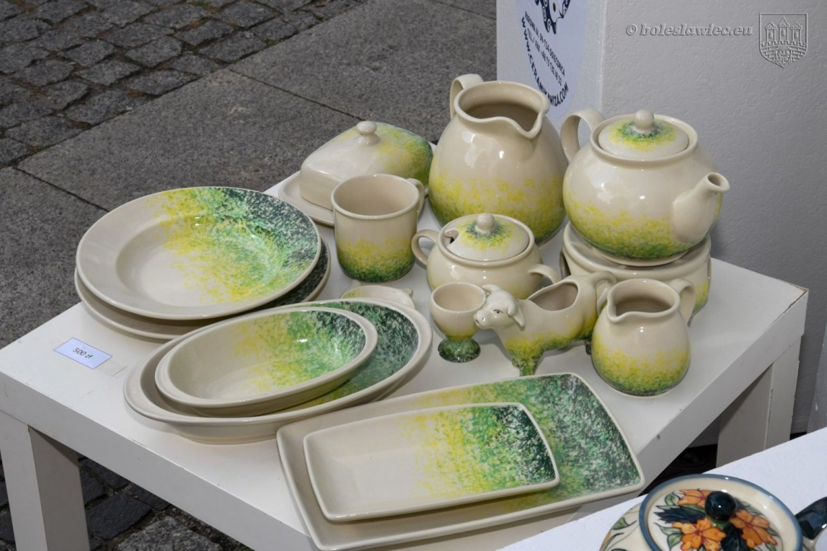 Trwają targi ceramiki