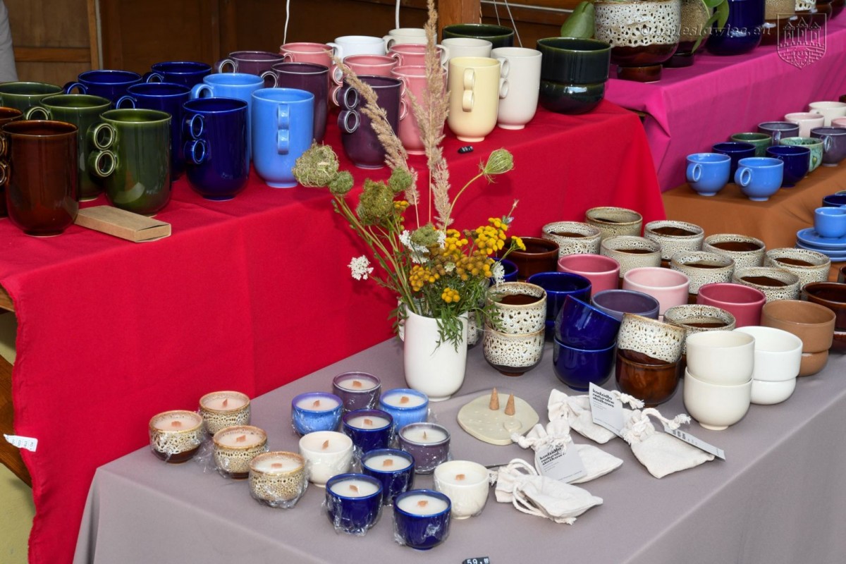 Trwają targi ceramiki