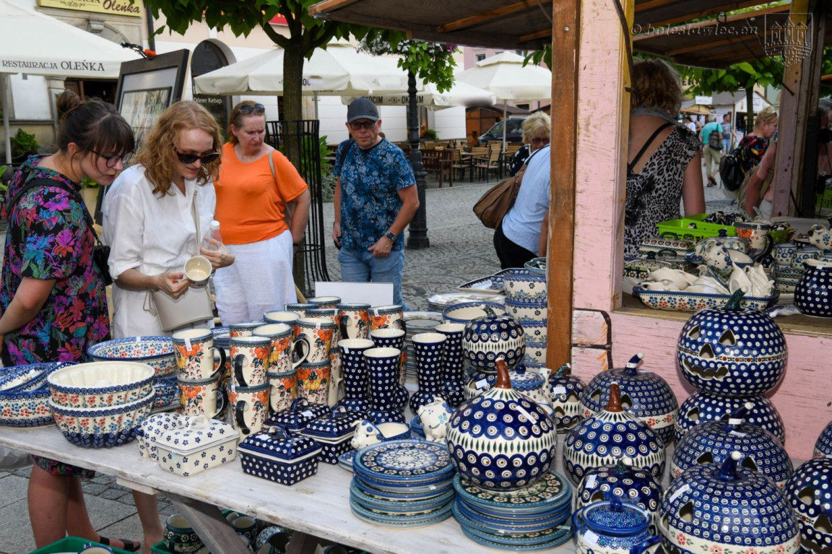 Trwają targi ceramiki