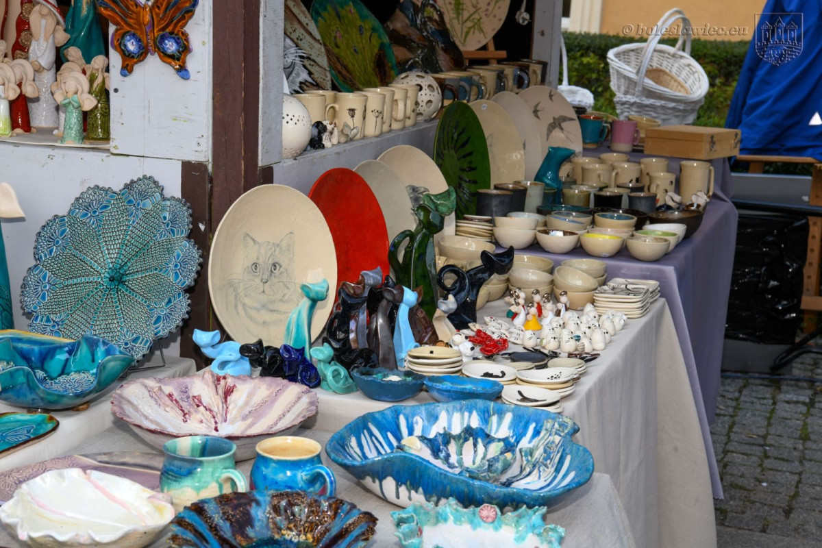 Trwają targi ceramiki
