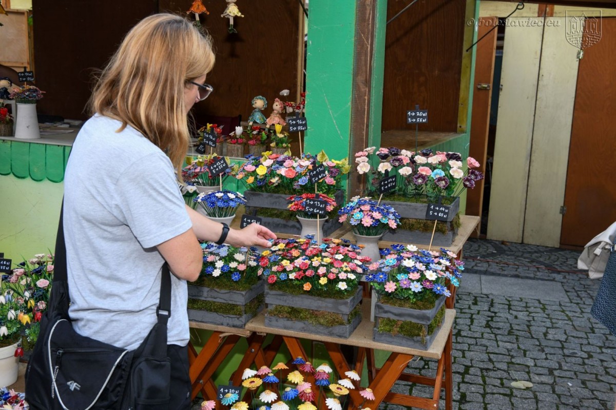 Trwają targi ceramiki