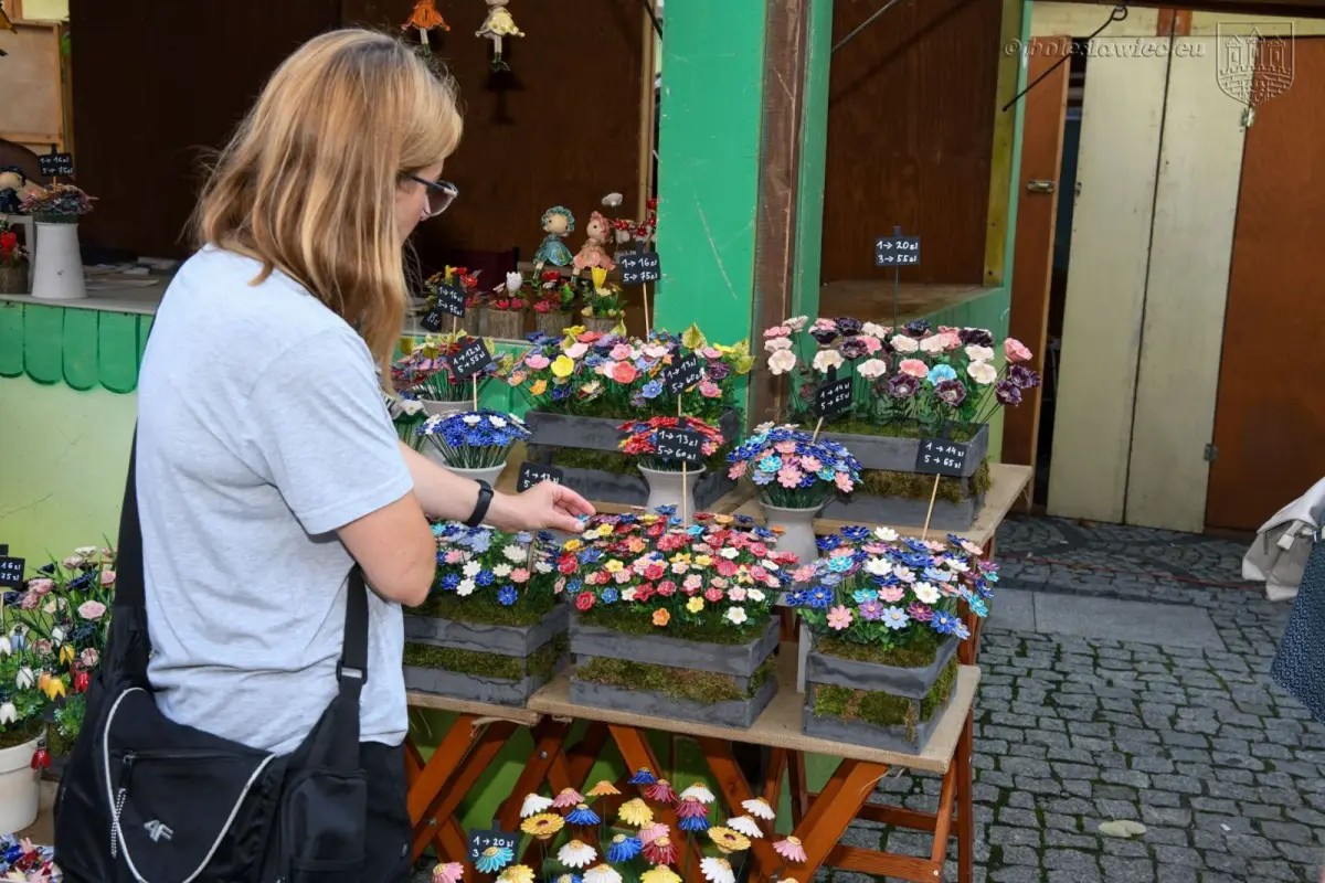 Trwają targi ceramiki