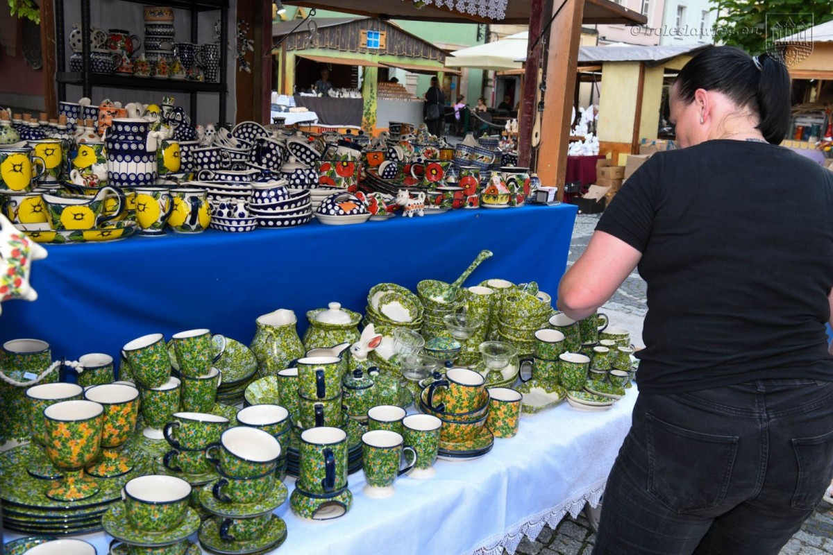 Trwają targi ceramiki