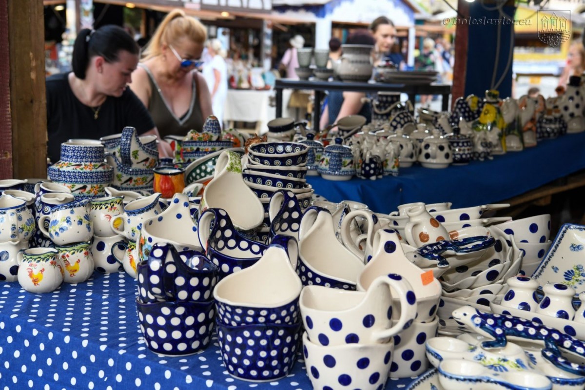 Trwają targi ceramiki