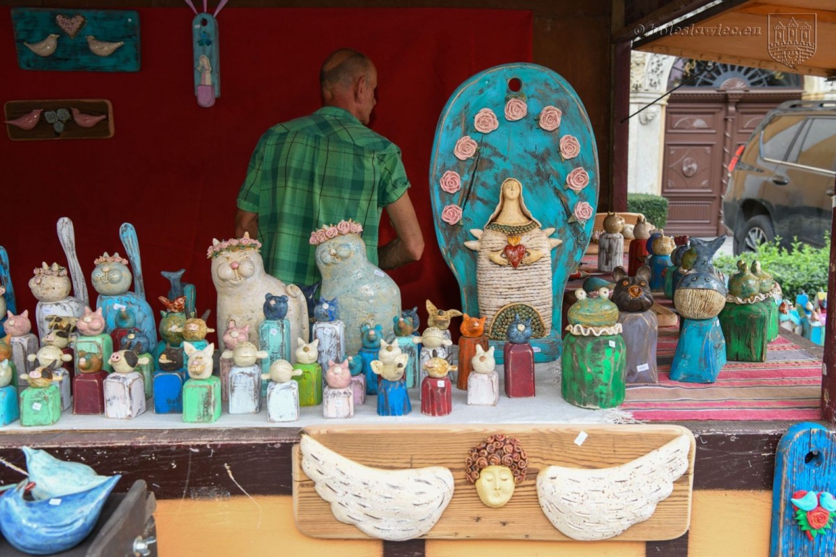 Trwają targi ceramiki