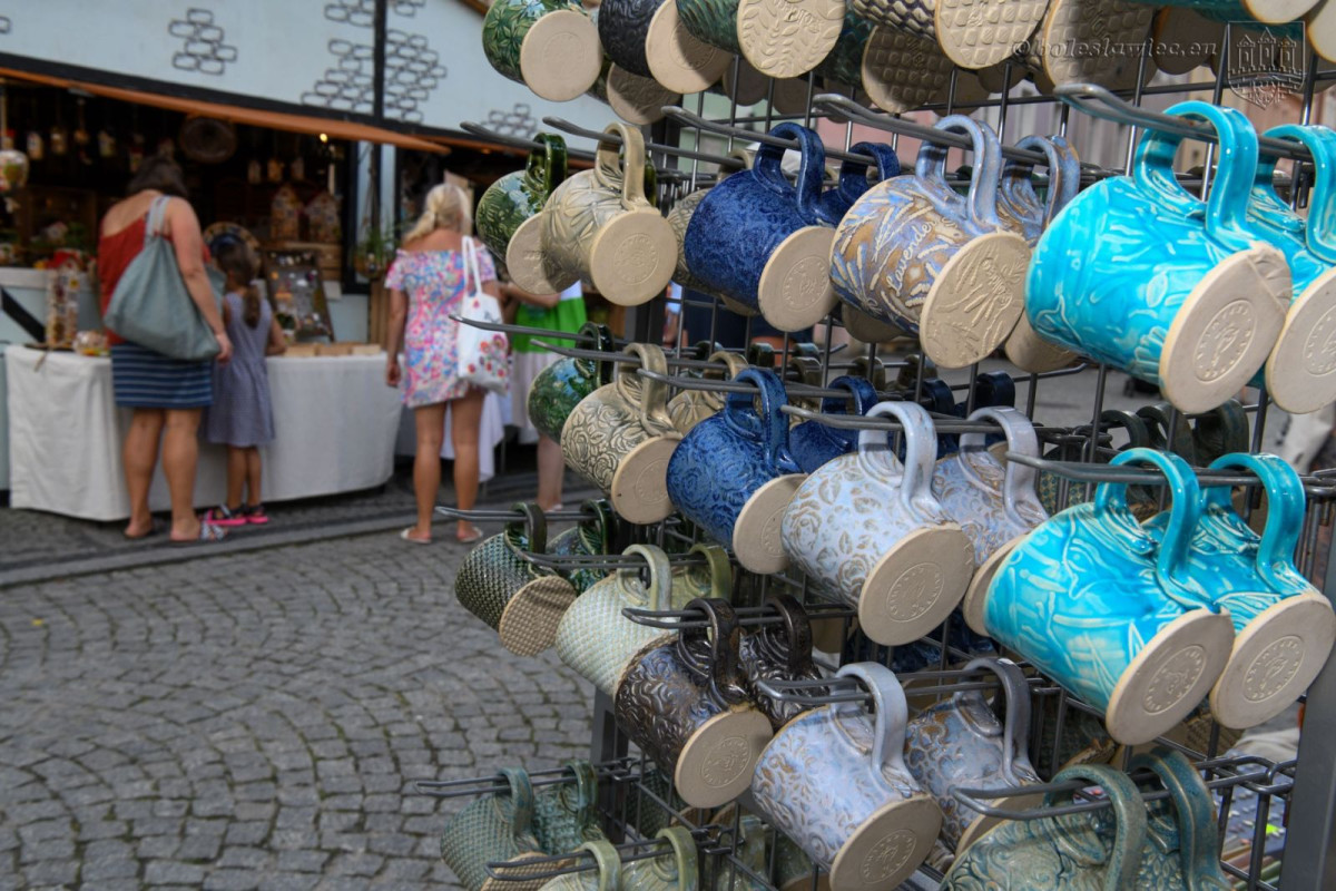 Trwają targi ceramiki