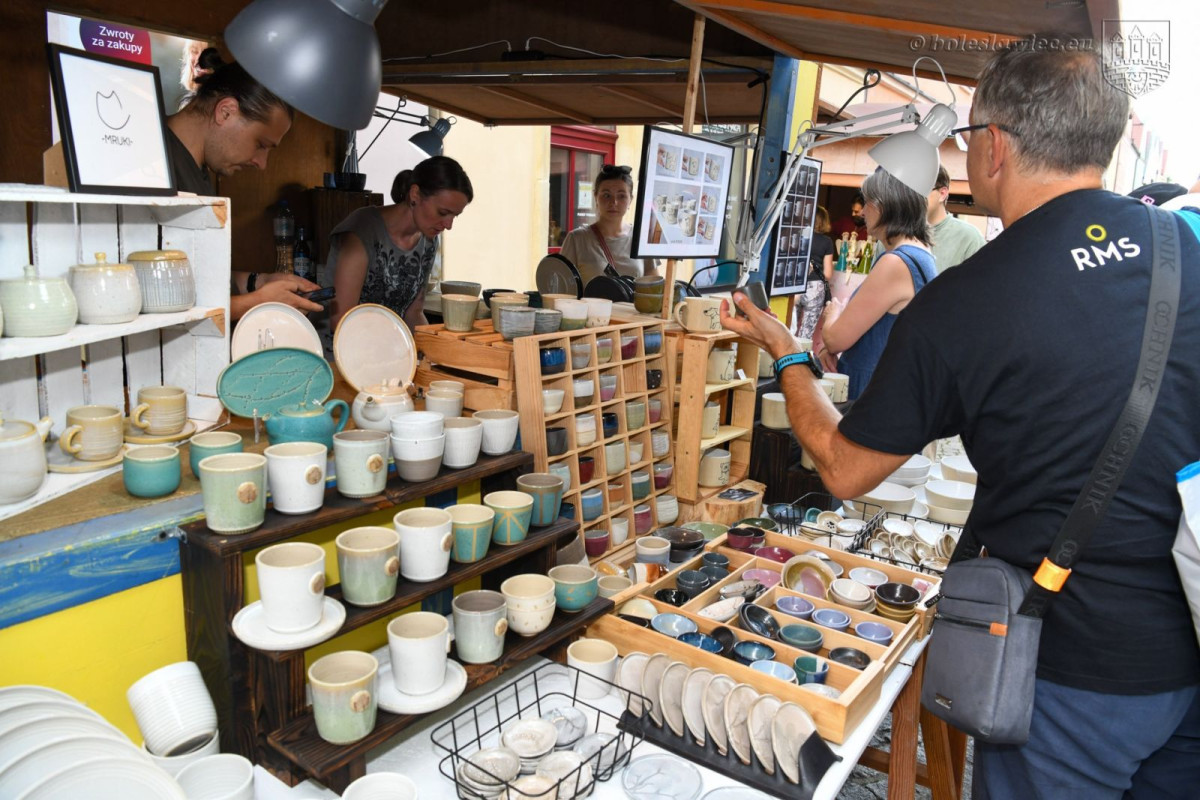 Trwają targi ceramiki