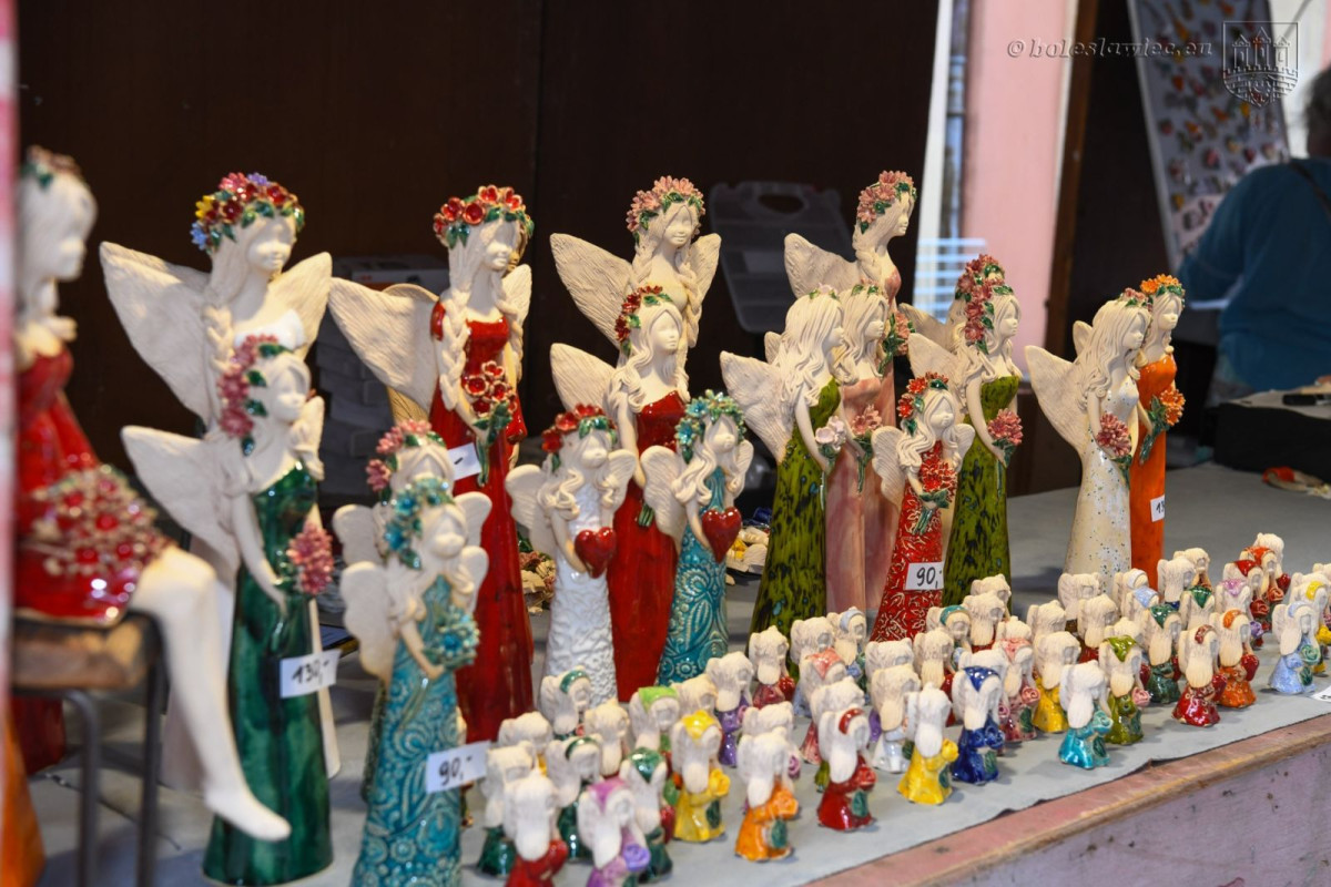 Trwają targi ceramiki