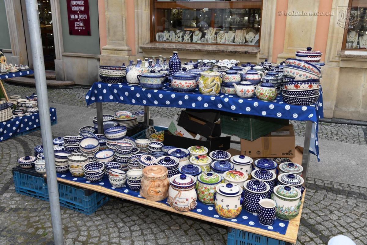 Trwają targi ceramiki