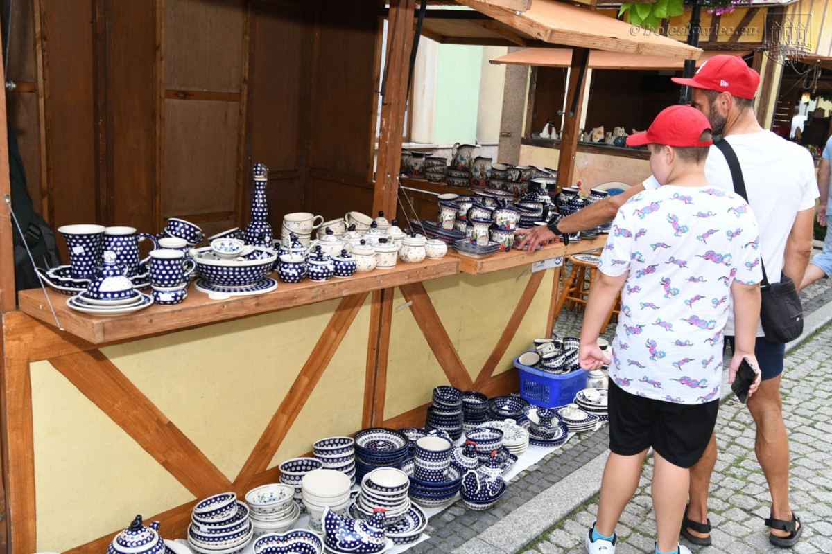 Trwają targi ceramiki