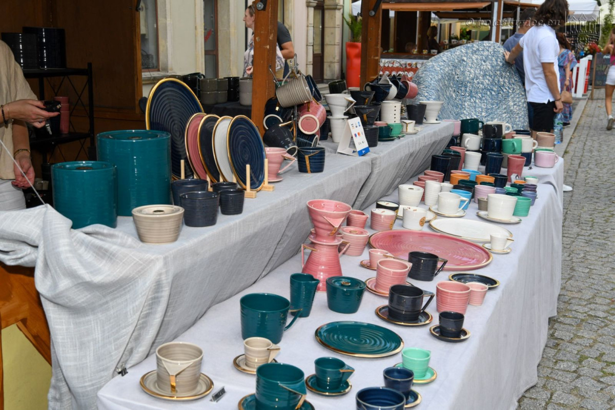 Trwają targi ceramiki