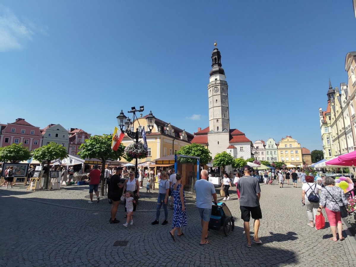 Święto ceramiki: rynek, piątkowe przedpołudnie