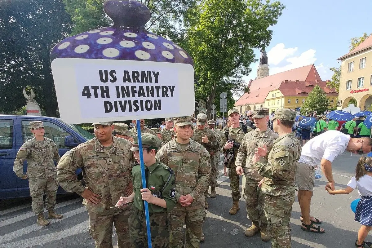 Bolesławieckie Święto Ceramiki tradycyjnie otworzyła kolorowa parada