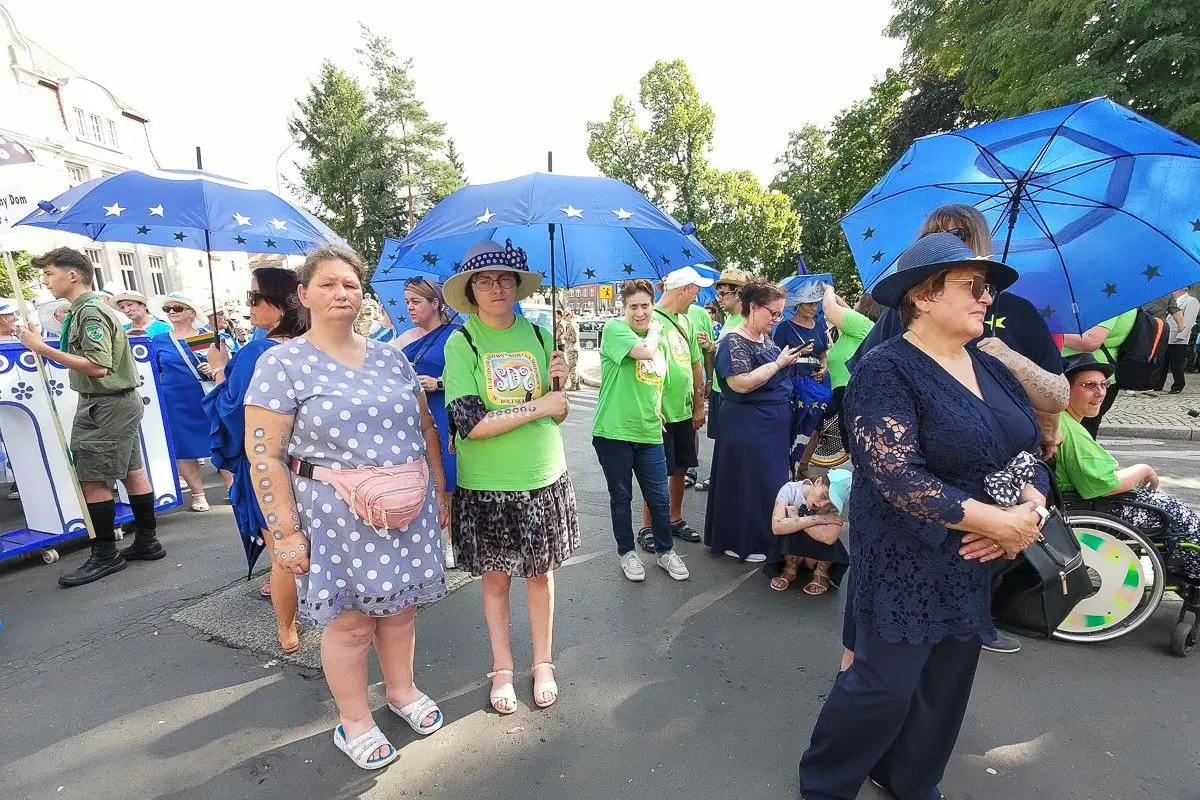 Bolesławieckie Święto Ceramiki tradycyjnie otworzyła kolorowa parada