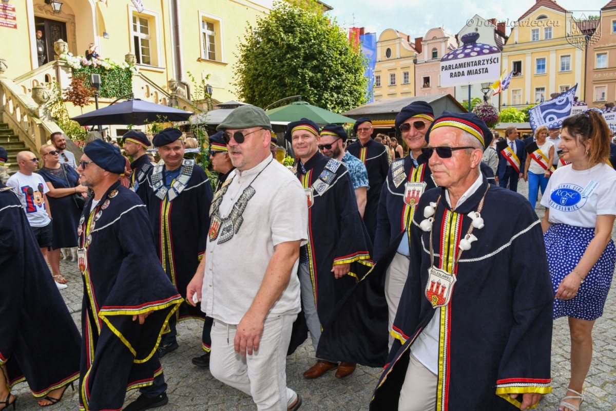 Kolorowa parada i otwarcie święta ceramiki 2023