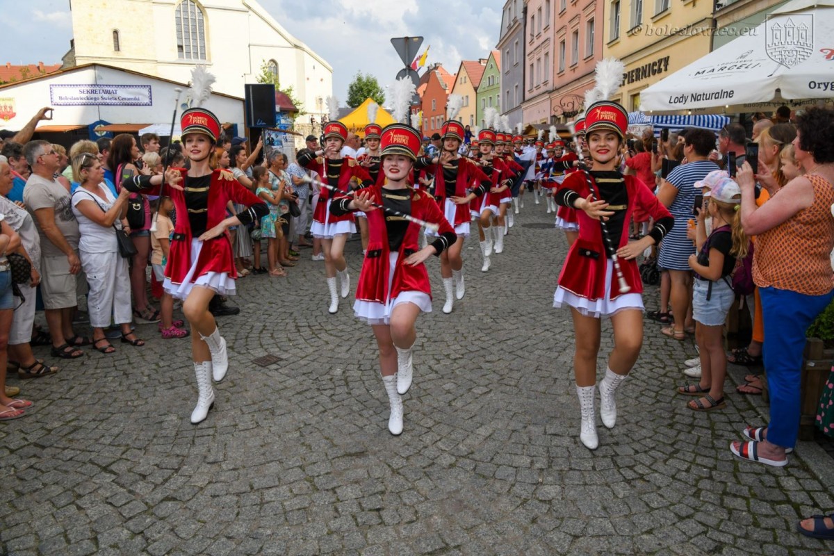 Kolorowa parada i otwarcie święta ceramiki 2023