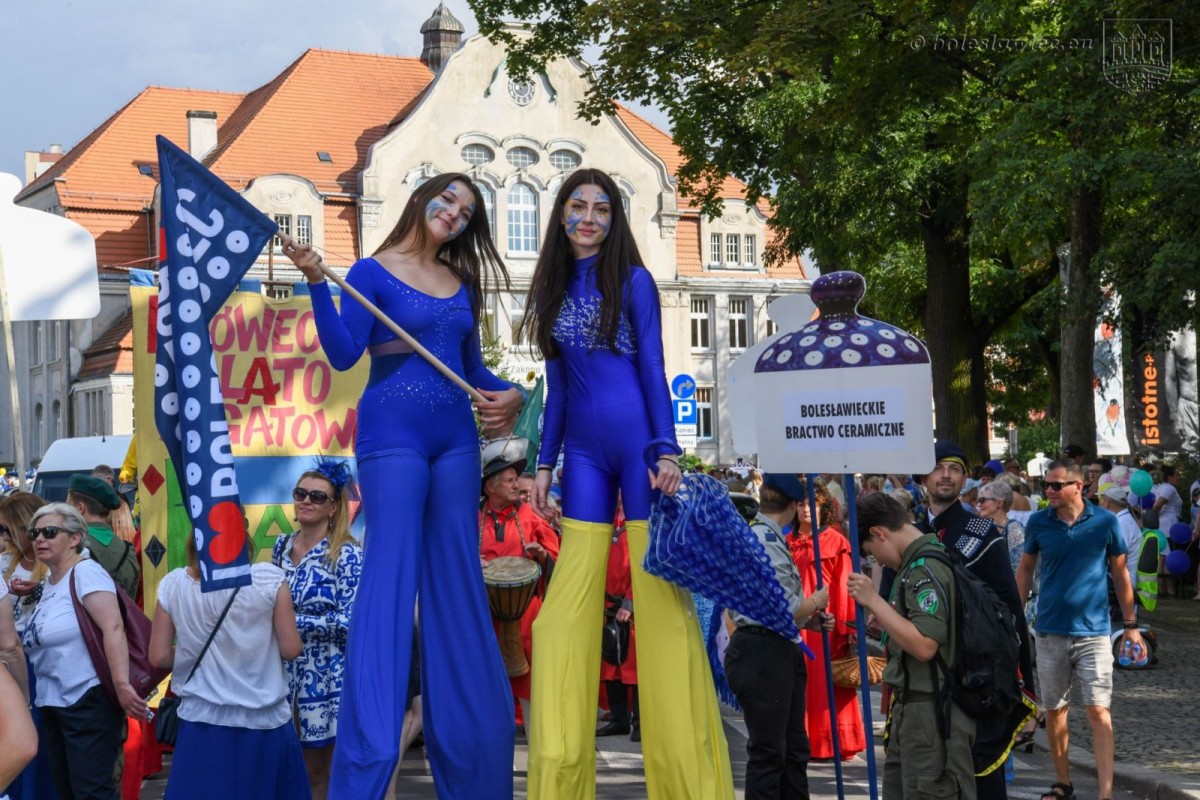 Kolorowa parada i otwarcie święta ceramiki 2023