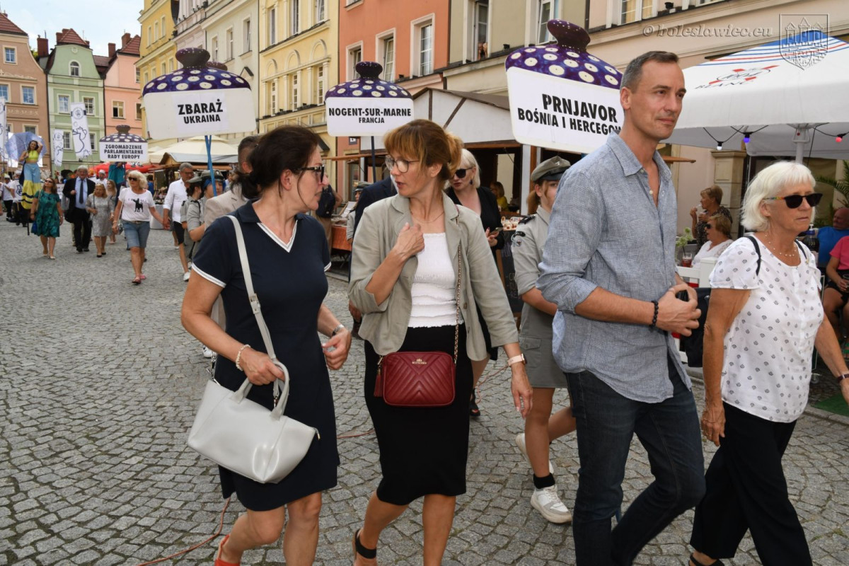 Kolorowa parada i otwarcie święta ceramiki 2023