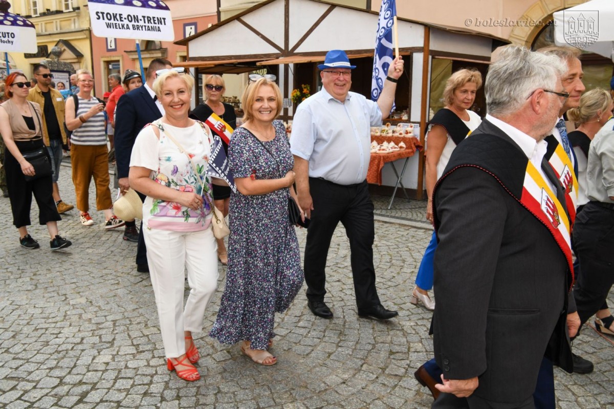 Kolorowa parada i otwarcie święta ceramiki 2023