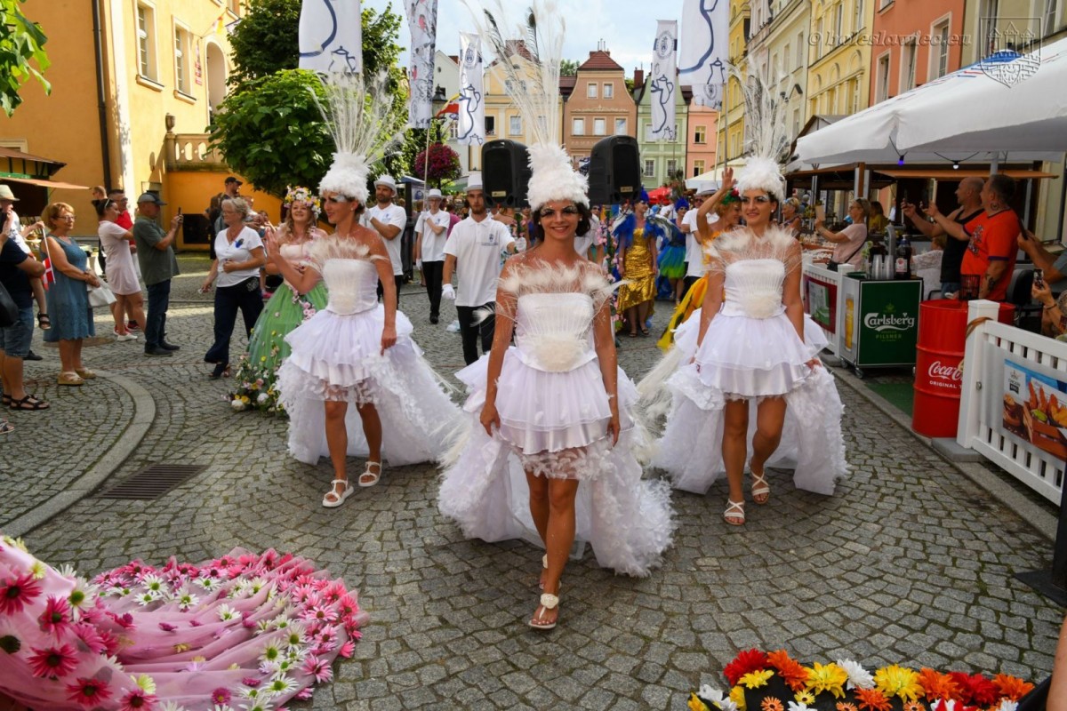 Kolorowa parada i otwarcie święta ceramiki 2023