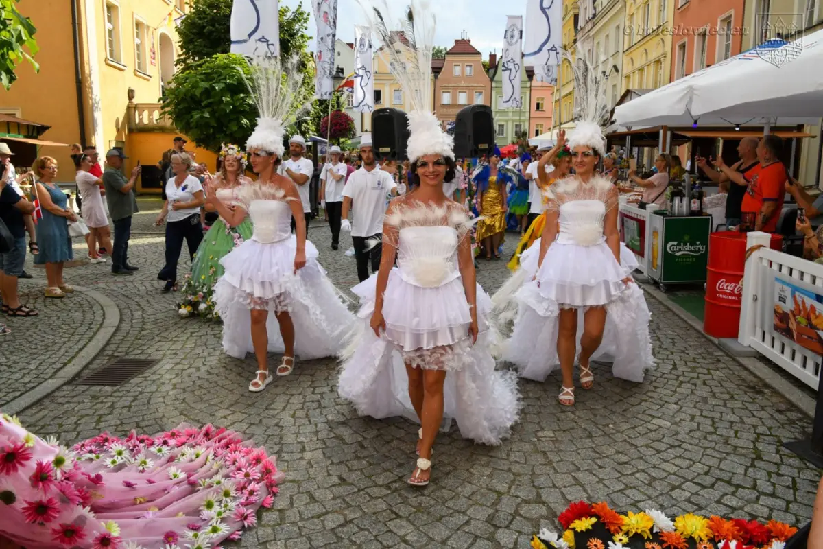 Kolorowa parada i otwarcie święta ceramiki 2023