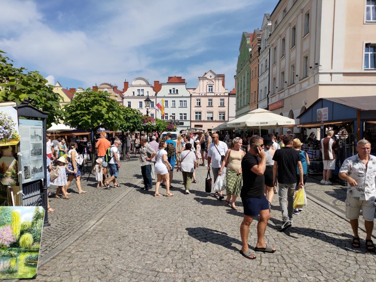 Tłumy na targach ceramiki w sobotnie południe