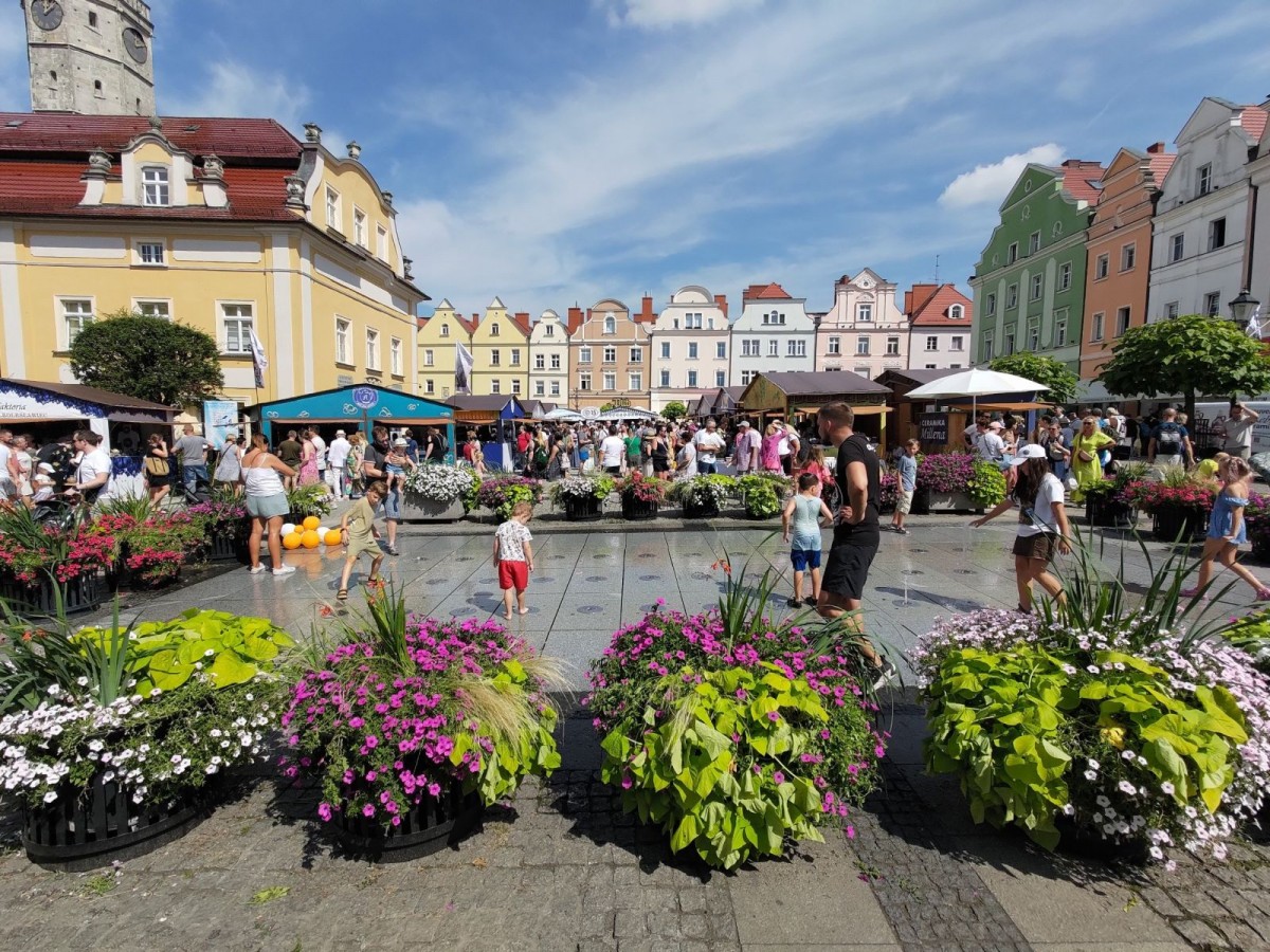 Tłumy na targach ceramiki w sobotnie południe