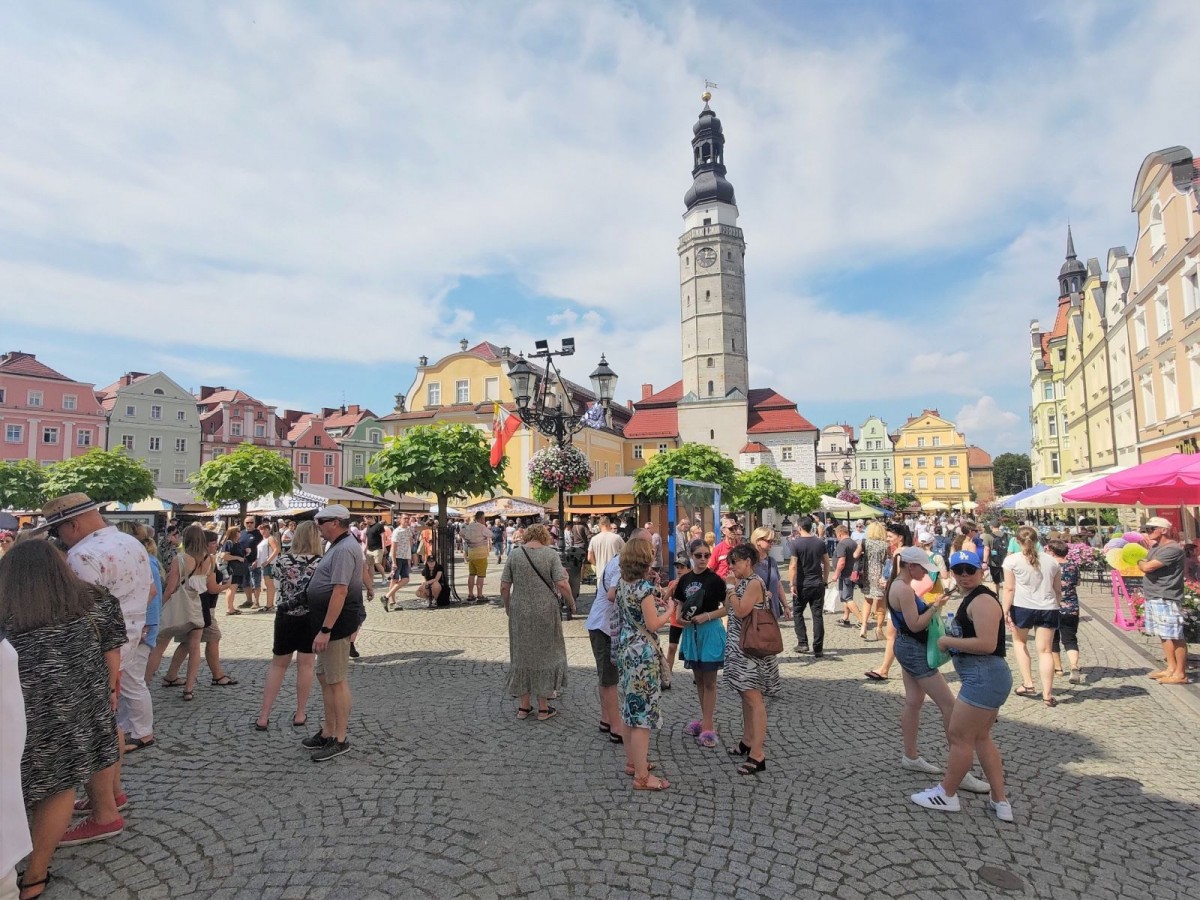 Tłumy na targach ceramiki w sobotnie południe
