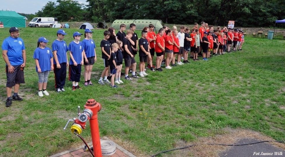 Spotkanie integracyjne młodych strażaczek i strażaków z trzech powiatów