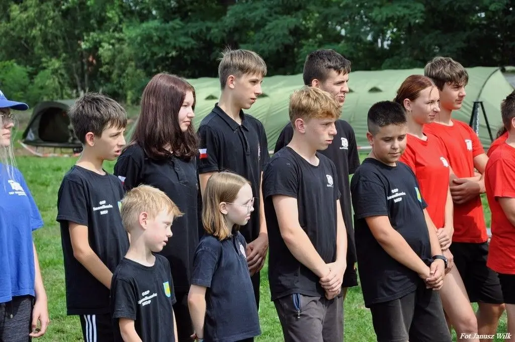 Spotkanie integracyjne młodych strażaczek i strażaków z trzech powiatów