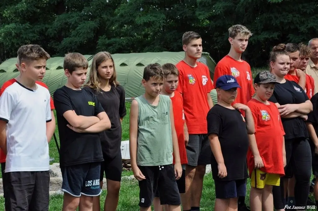 Spotkanie integracyjne młodych strażaczek i strażaków z trzech powiatów