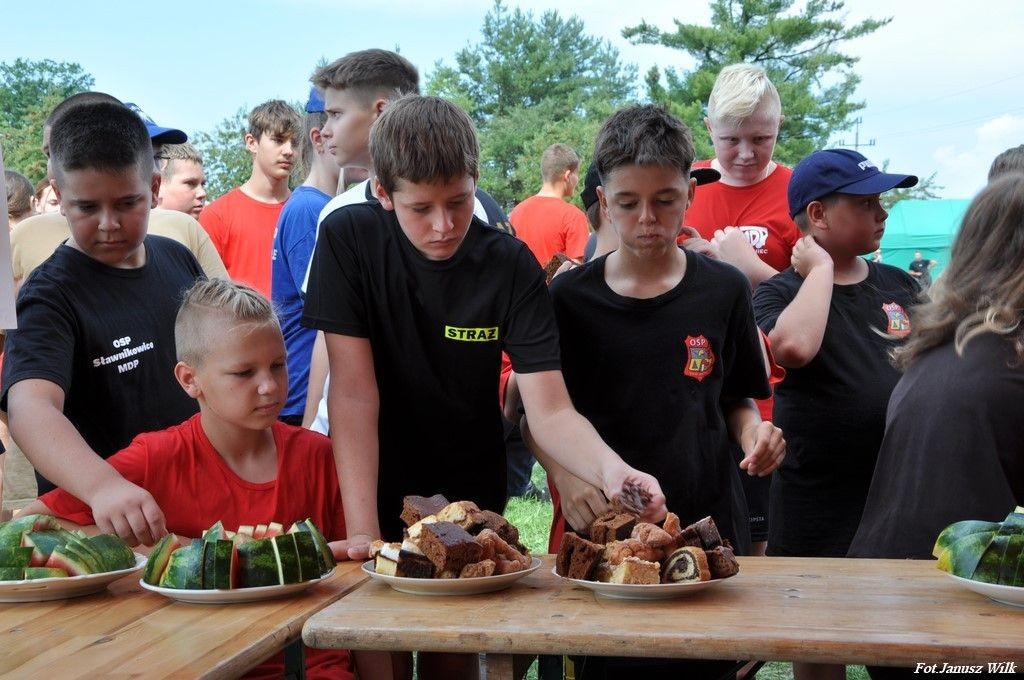 Spotkanie integracyjne młodych strażaczek i strażaków z trzech powiatów