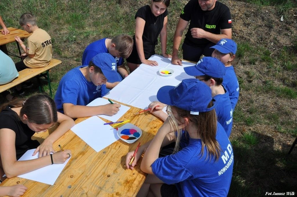 Spotkanie integracyjne młodych strażaczek i strażaków z trzech powiatów