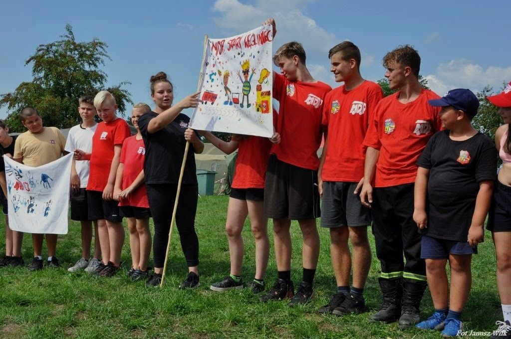 Spotkanie integracyjne młodych strażaczek i strażaków z trzech powiatów