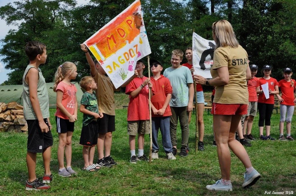 Spotkanie integracyjne młodych strażaczek i strażaków z trzech powiatów