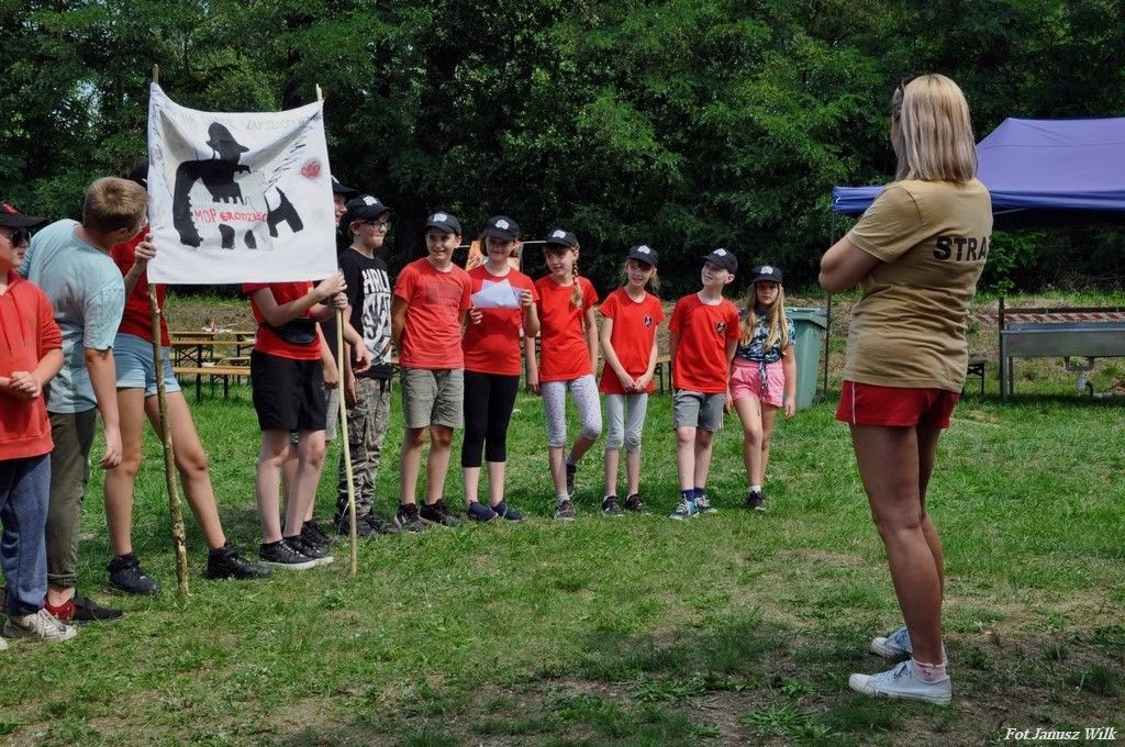 Spotkanie integracyjne młodych strażaczek i strażaków z trzech powiatów