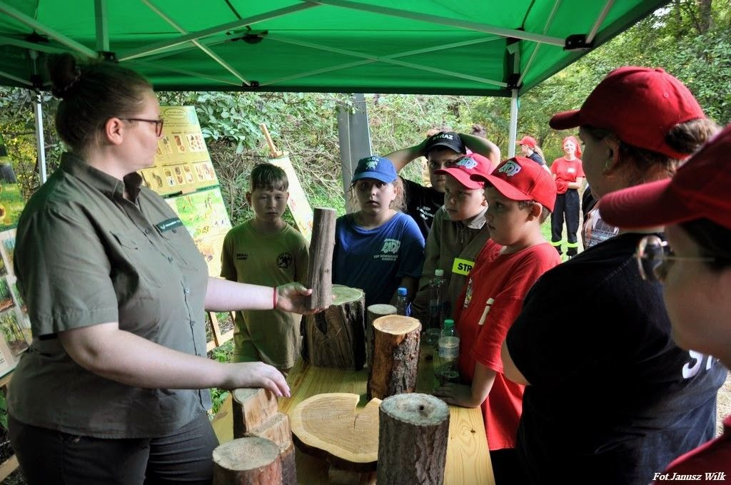 Spotkanie integracyjne młodych strażaczek i strażaków z trzech powiatów