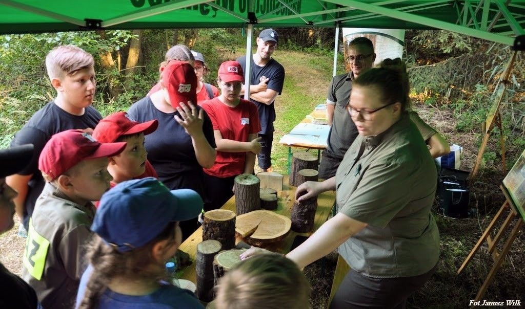 Spotkanie integracyjne młodych strażaczek i strażaków z trzech powiatów