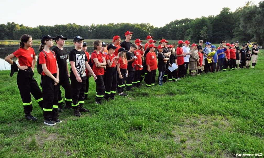 Spotkanie integracyjne młodych strażaczek i strażaków z trzech powiatów