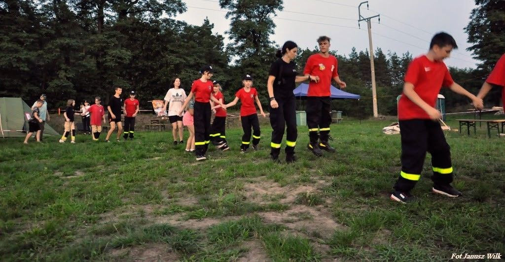 Spotkanie integracyjne młodych strażaczek i strażaków z trzech powiatów