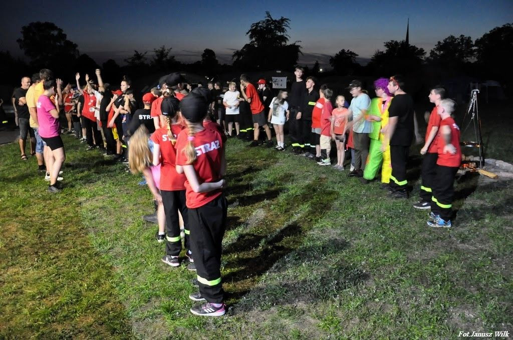 Spotkanie integracyjne młodych strażaczek i strażaków z trzech powiatów
