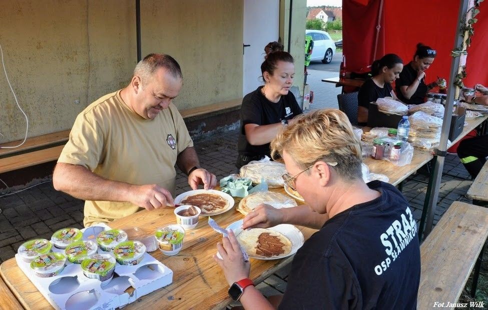 Spotkanie integracyjne młodych strażaczek i strażaków z trzech powiatów