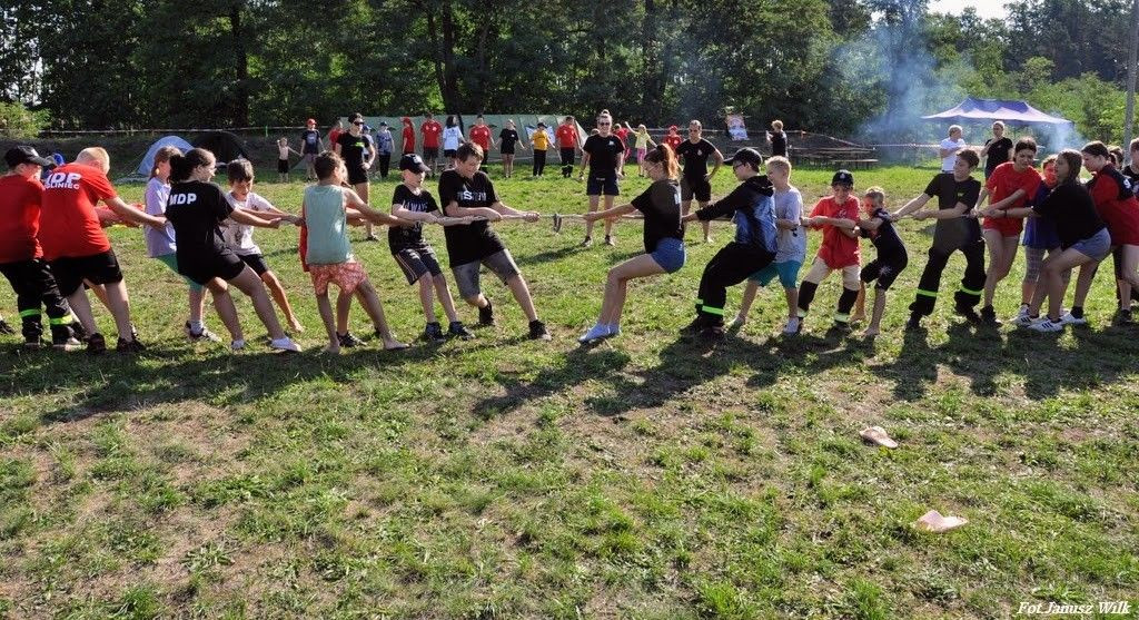 Spotkanie integracyjne młodych strażaczek i strażaków z trzech powiatów