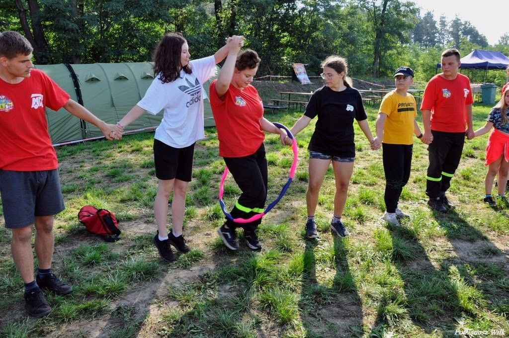 Spotkanie integracyjne młodych strażaczek i strażaków z trzech powiatów