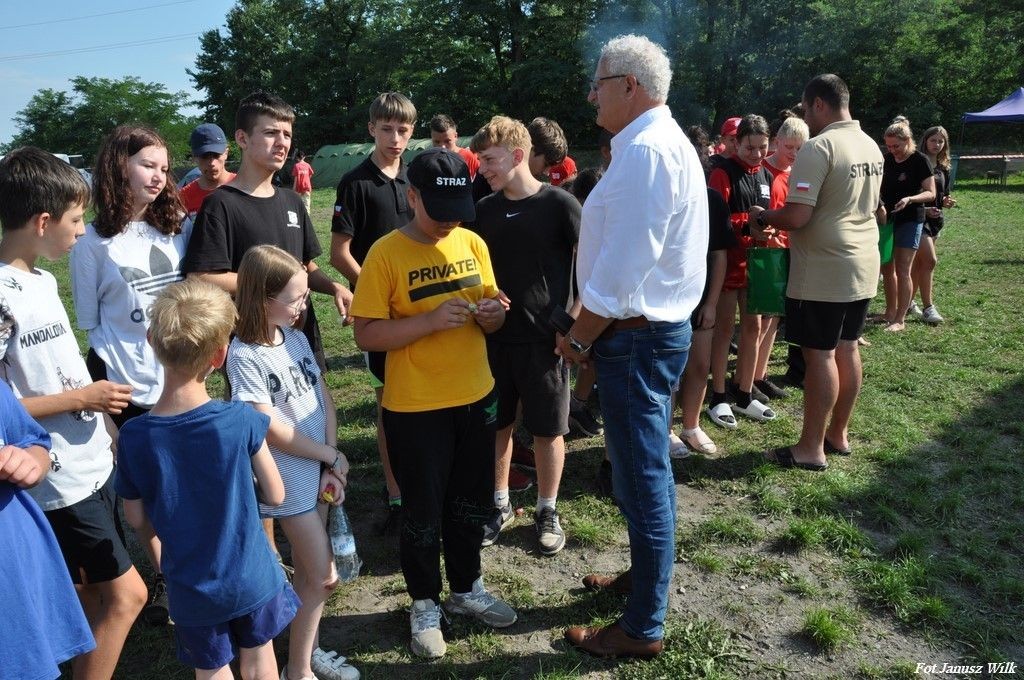 Spotkanie integracyjne młodych strażaczek i strażaków z trzech powiatów