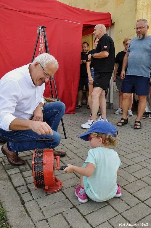Spotkanie integracyjne młodych strażaczek i strażaków z trzech powiatów