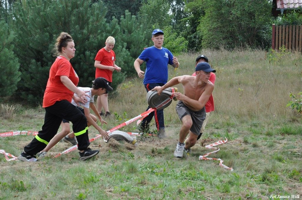 Spotkanie integracyjne młodych strażaczek i strażaków z trzech powiatów