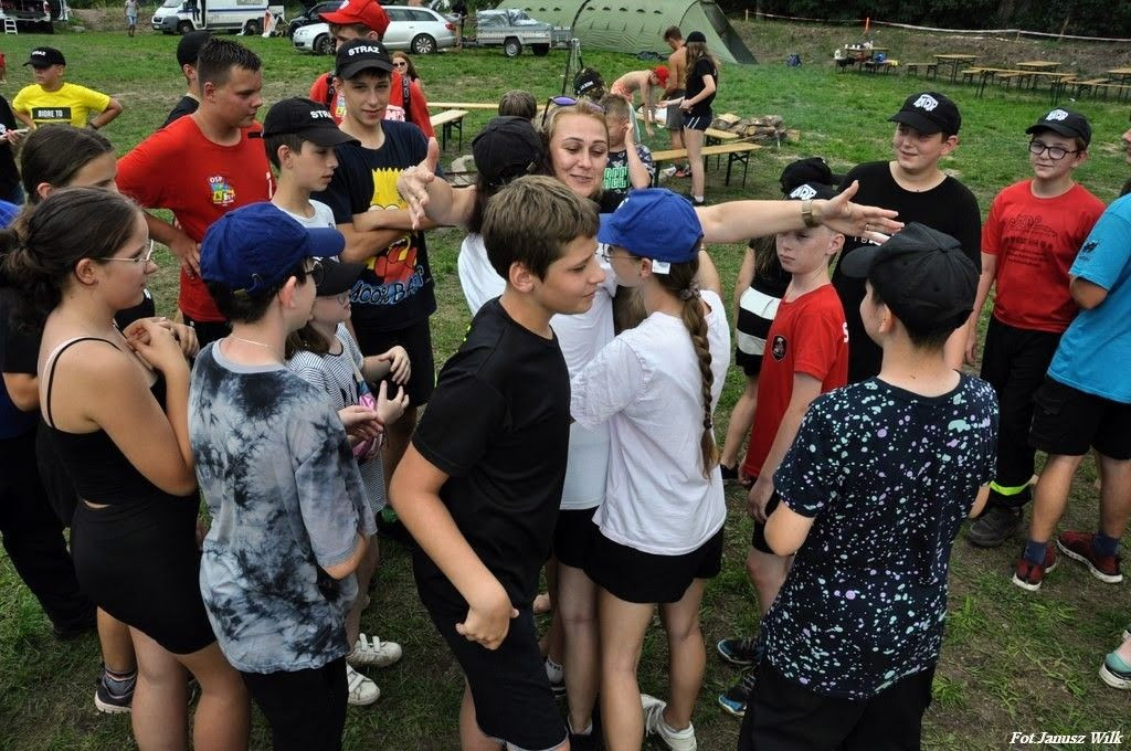 Spotkanie integracyjne młodych strażaczek i strażaków z trzech powiatów