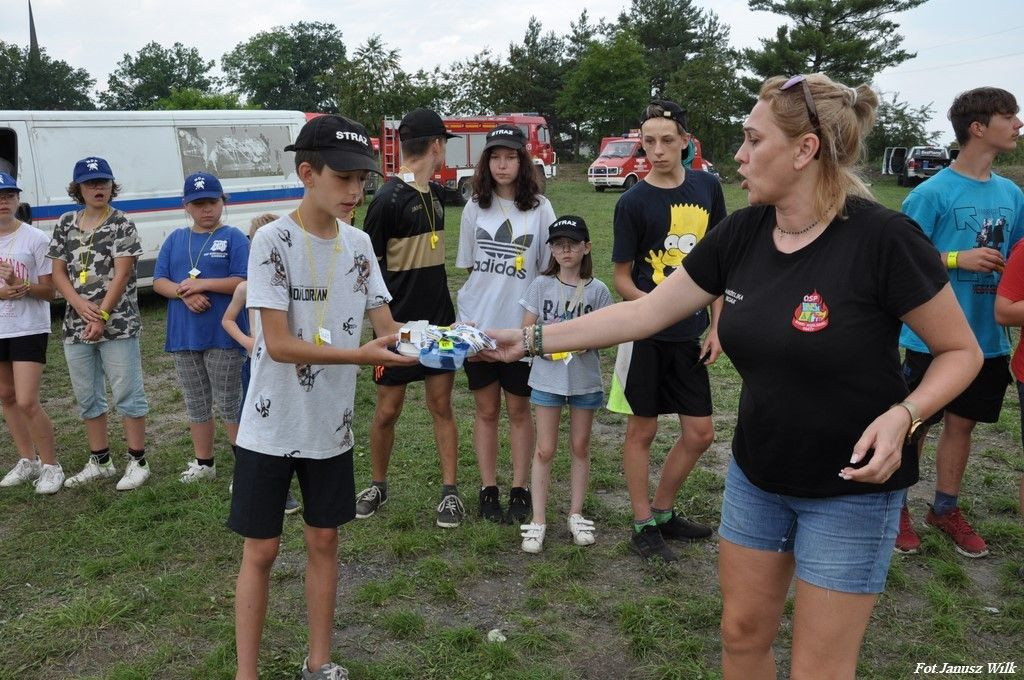 Spotkanie integracyjne młodych strażaczek i strażaków z trzech powiatów