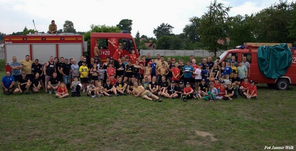 Spotkanie integracyjne młodych strażaczek i strażaków z trzech powiatów